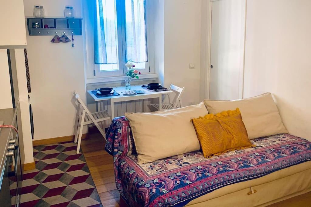 Ampola “flamingo” Apartment Mailand